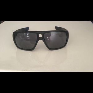 Black Oakley Dispatch